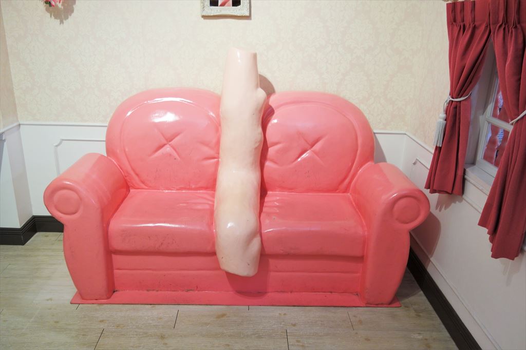 新生姜の部屋のソファ