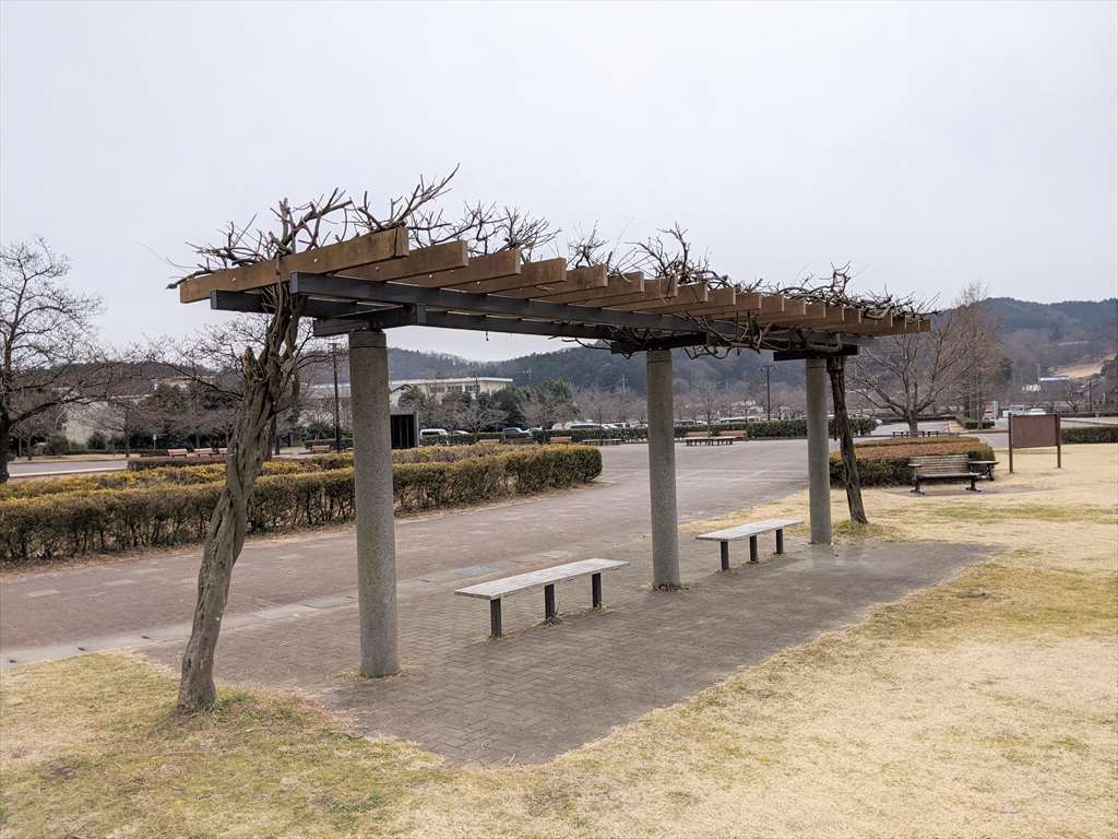 永野川緑地公園の休憩スペース2